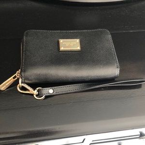 Michael Kors Wristlet Wallet